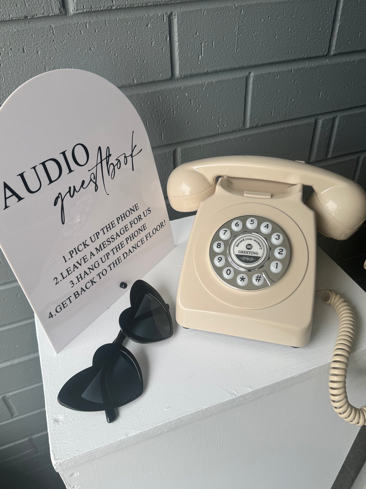 Audio Guestbook - Beige Bella